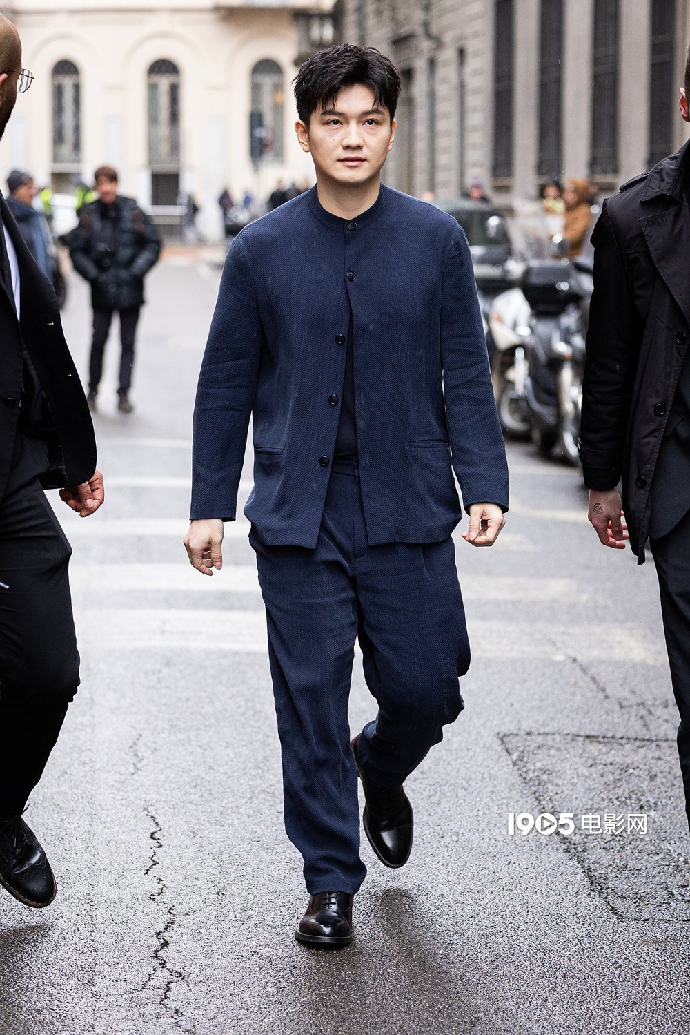 樊振东亮相米兰时装周 阿德里安、乔·阿尔文同框-起点剧情网