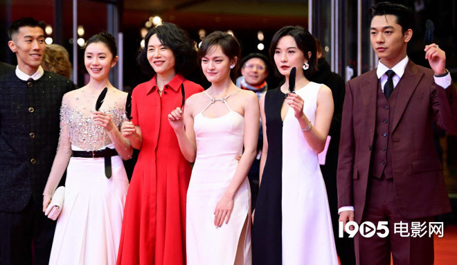 《想飞的女孩》柏林首映 刘浩存、文淇等主创亮相-起点剧情网