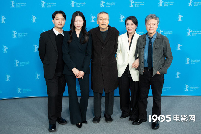 挺孕肚陪同！洪尚秀新片柏林首映 未见金敏喜亮相-起点剧情网