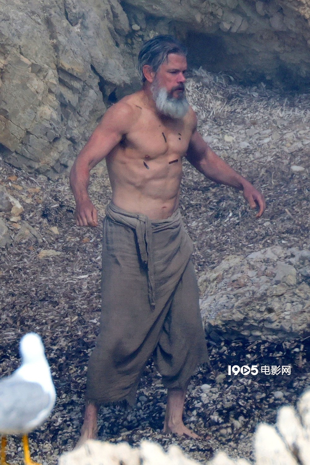 《奥德赛》路透！54岁马达腹肌瞩目 赞达亚现身-起点剧情网