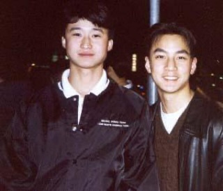 吴彦祖晒与吴京30年前合影 被喊话：那咱合作一把-起点剧情网