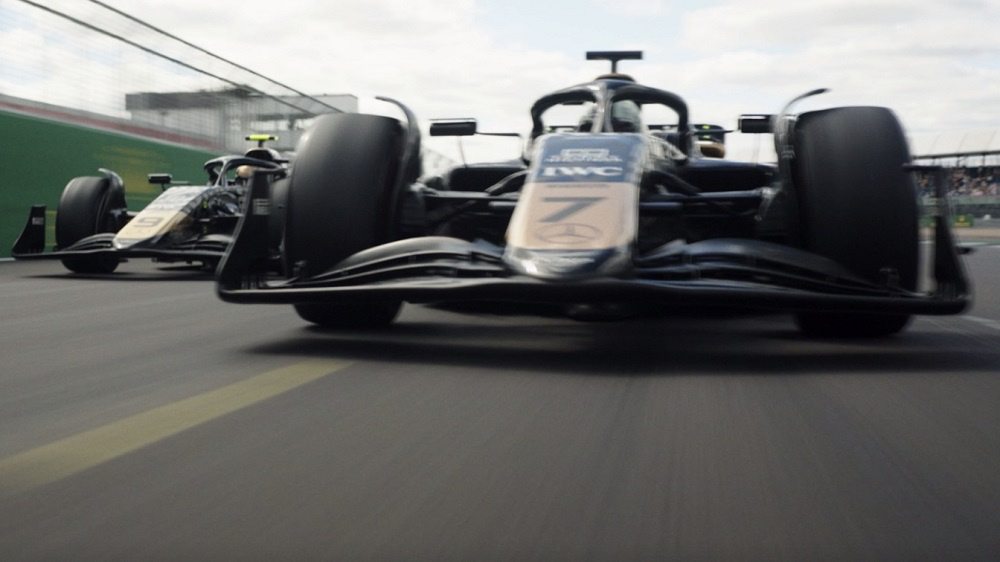 《F1：狂飙飞车》曝预告 “60后”皮特热血狂飙！-起点剧情网