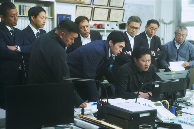 藤井道人新作《港之光》曝剧照 真荣田乡敦主演-起点剧情网