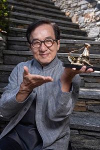 成龙获颁“终身成就金豹奖”-起点剧情网