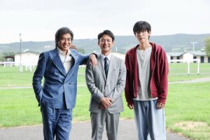 《皇室家族》花絮照 妻夫木聪、目黑莲谈与马合作-起点剧情网